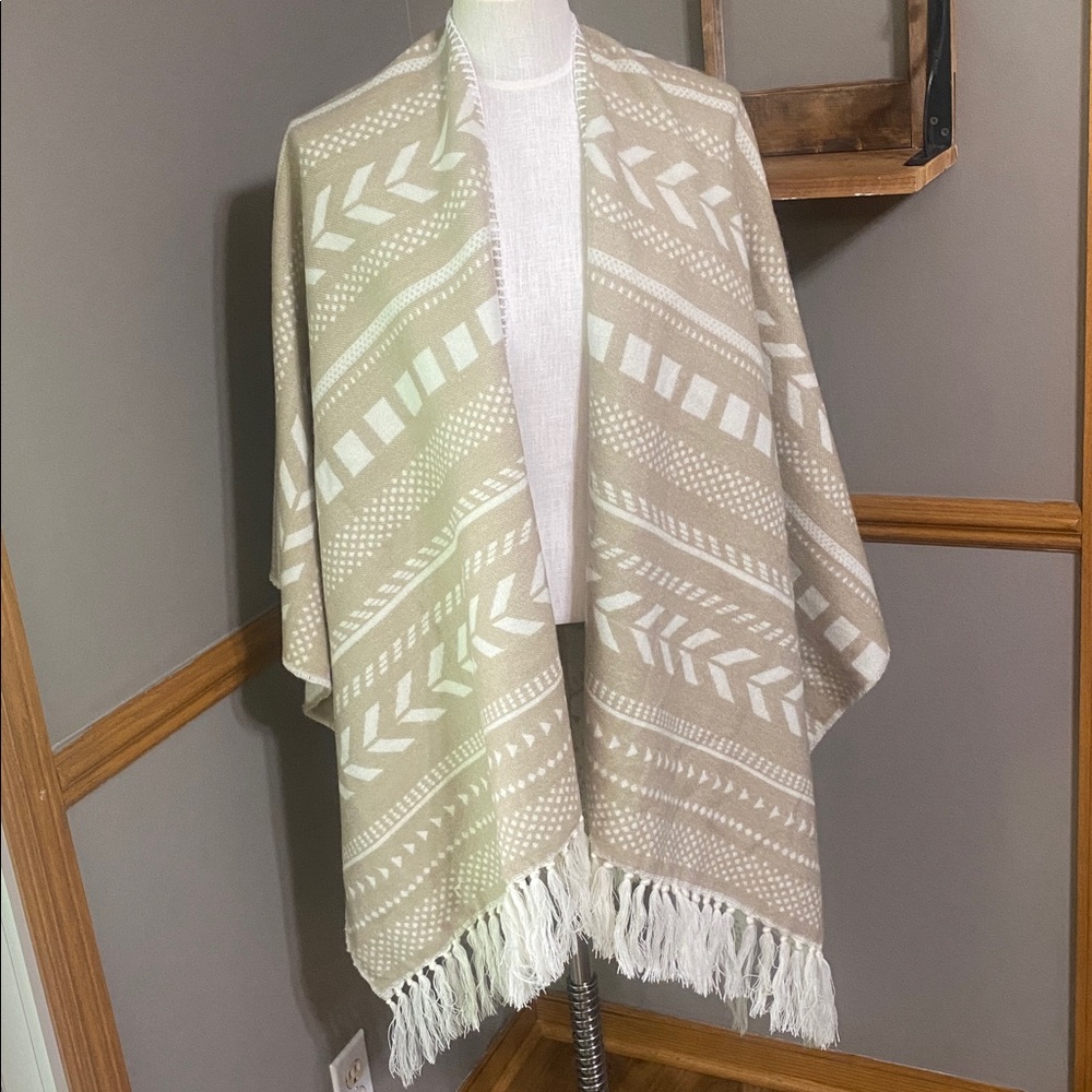 Francesca’s tan/cream reversible Open Front Fringe Poncho Shawl Cardigan.